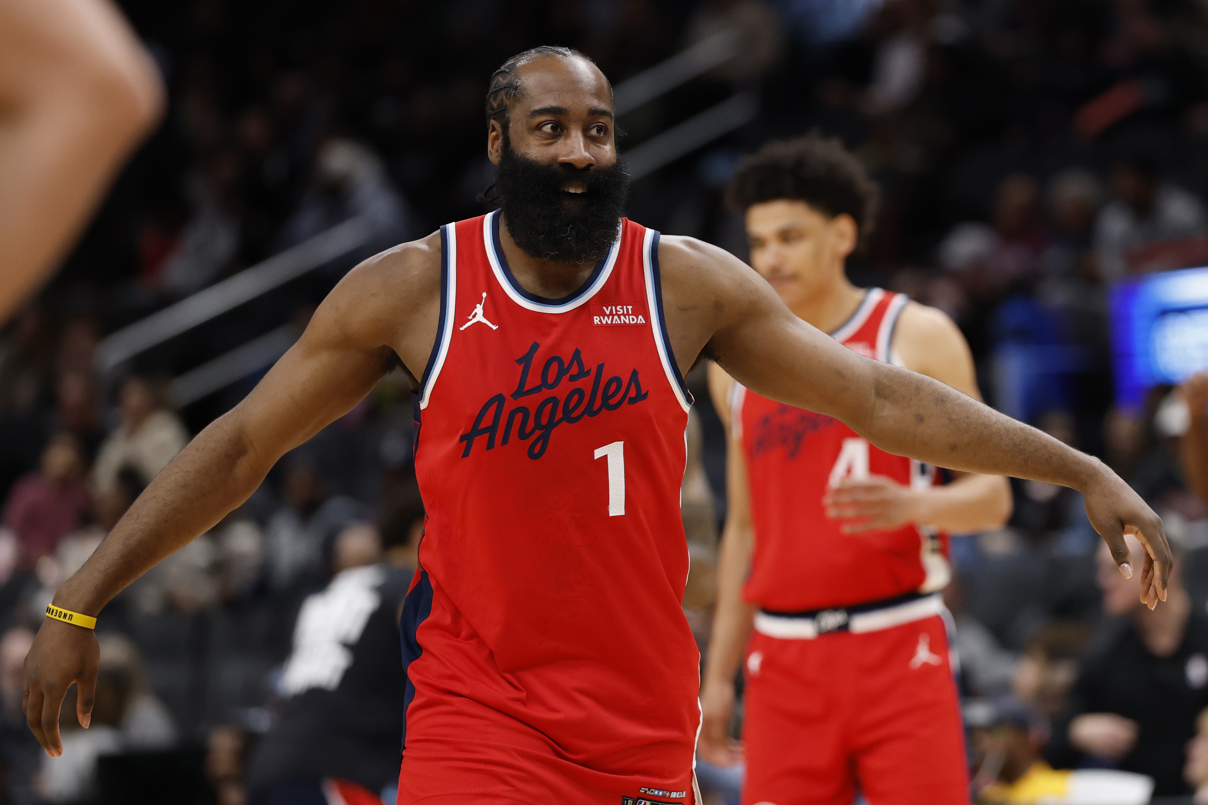 半岛体育官网-哈登谈近17战14胜：这种感觉一直都在 我们还可以继续进步